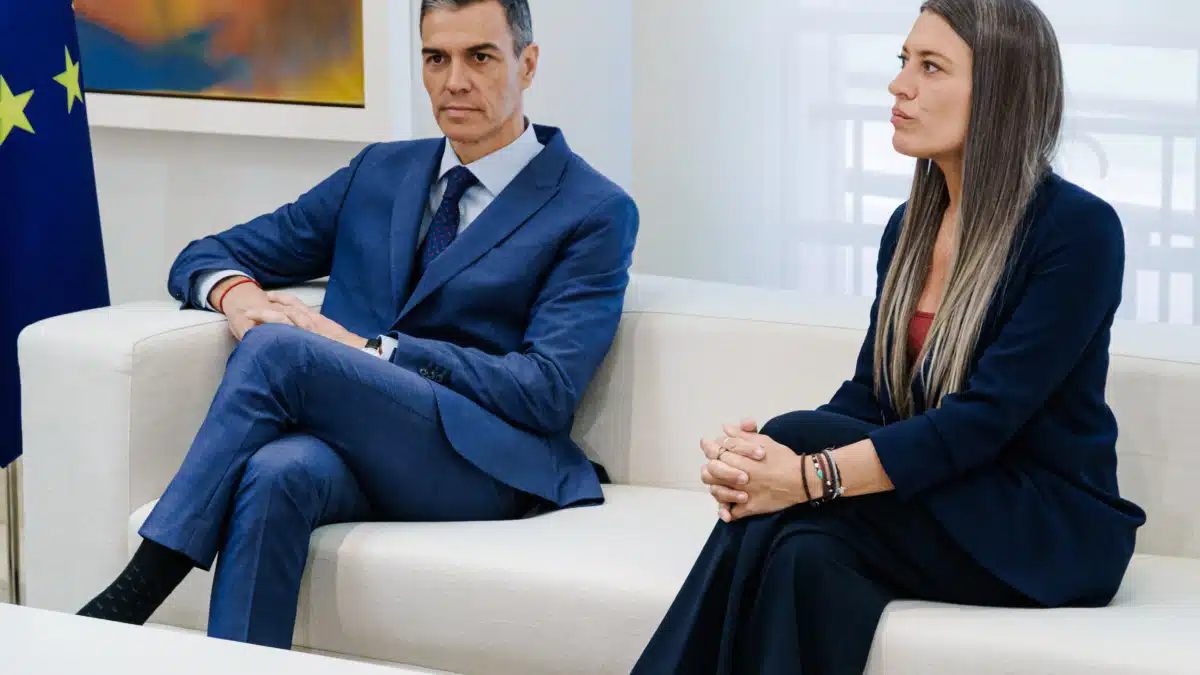 Pedro Sánchez e Míriam Nogueras, de Junts, nunha imaxe de arquivo (Europa Press/Carlos Luján)