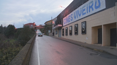 As instalacións atópanse no barrio viveirense do Paraíso