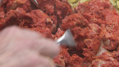 O botelo é un produto típico da comarca de Valdeorras que se fai co bandullo do porco e costelas.