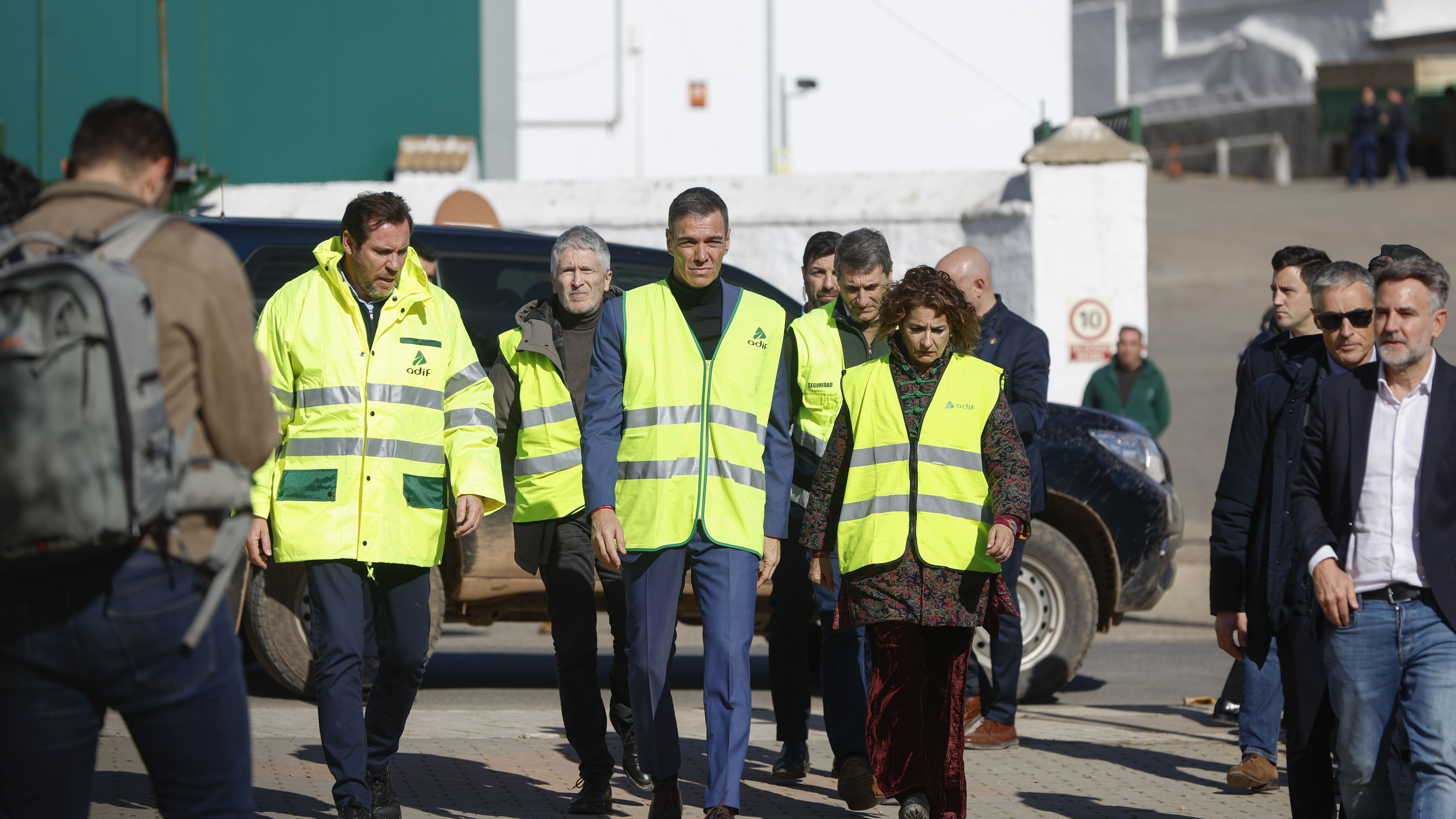 Pedro Sánchez acudiu este luns a Adamuz (EFE/Jorge Zapata)