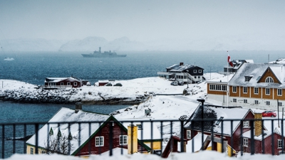 Unha embarcación militar danesa en Nuuk, Groenlandia, este domingo (Reuters)