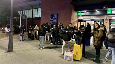 Viaxeiros afectados polo sinistro (Europa Press)