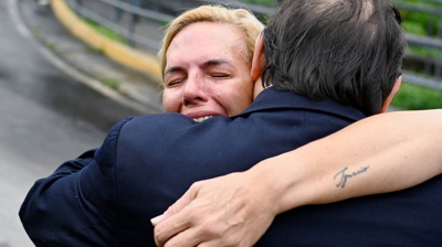Mariana González, dona de Rafael Tudares, tras a última visita que realizou á prisión na que estaba o seu home (Reuters/Maxwell Briceno)
