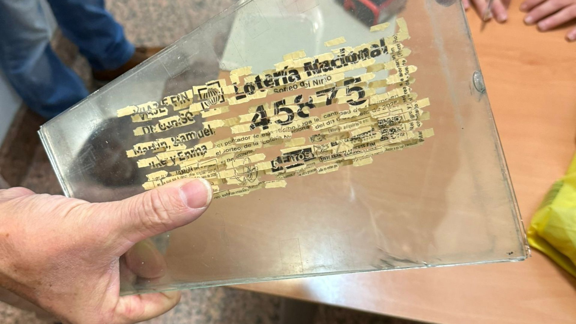 Imaxe da papeleta recomposta tras pasar pola trituradora (cedida por Europa Press)