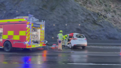 Vehículo accidentado na saída da AP9, en San Lázaro