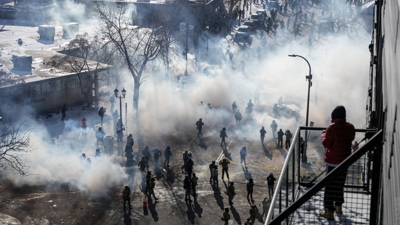 Imaxe das redadas migratorias nos EUA que xeraron as protestas (REUTERS/Tim Evans)