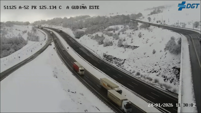 Camións pola A-52 na Gudiña