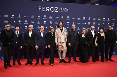Oliver Laxe co equipo de 'Sirat' na alfombra vermella dos Premios Feroz no Pazo de Cultura de Pontevedra, este sábado. Foto: EFE/Brais Lorenzo