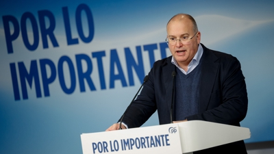 Miguel Tellado, durante a rolda de prensa na que pediu a dimisión de Óscar Puente. EFE/Daniel González