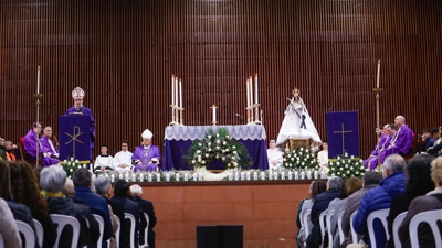 Funeral organizado este domingo en Adamuz. EFE/Salas