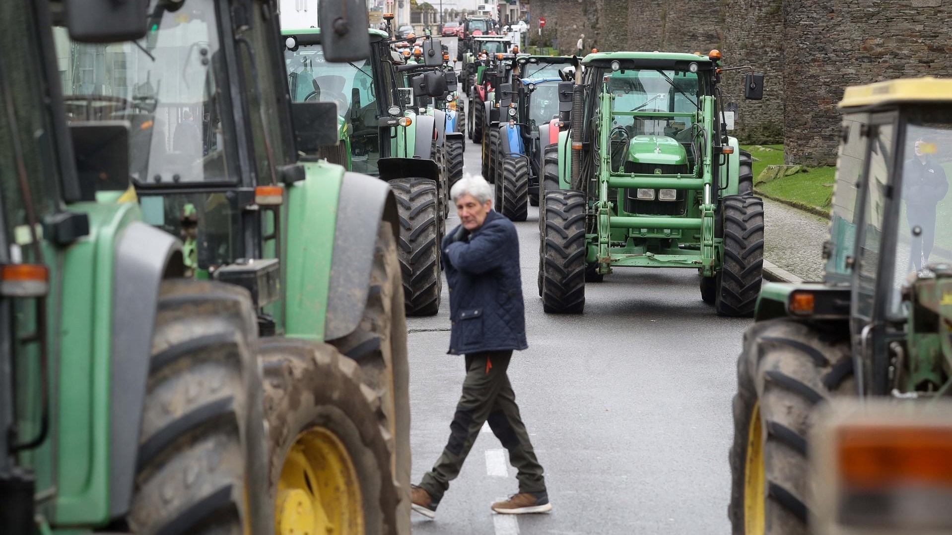 Manifestantes durante unha tractorada en contra do acordo alcanzado de Mercosur, o 12 de xaneiro de 2026, en Lugo