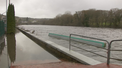 A auga anegou as piscinas do club fluvial