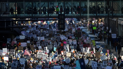 Protesta contra os axentes do ICE en Mineápolis. REUTERS/Tim Evans