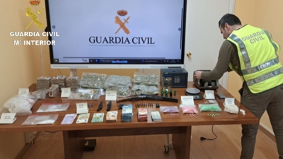 Imaxe do material comisado pola Garda Civil