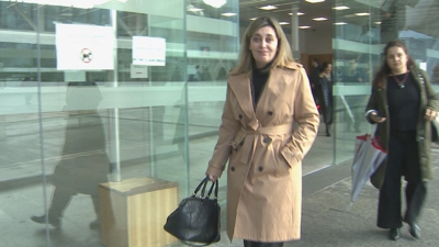 A concelleira de Seguridade e Festas de Vigo, Patricia Rodríguez, á saida dos xulgados