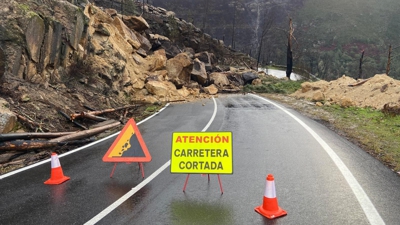 Imaxe da estrada provincial LU-P-4103 que permanece cortada