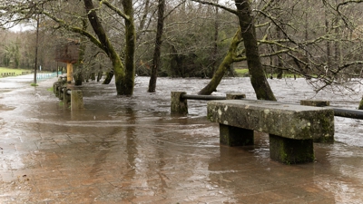 Rio Verdugo ao seu paso por Ponte Caldelas (EFE/Salvador Sas). Imaxe directo: camara web CSAG Fisterra