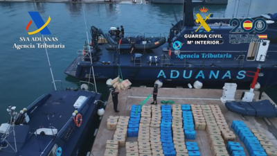 Imaxe dos contendores de aduanas ( Axencia EFE)