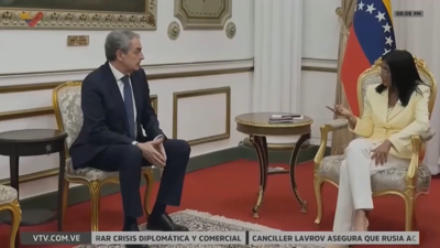 Zapatero con Delcy Rodríguez en Caracas. IMAXE: VTV