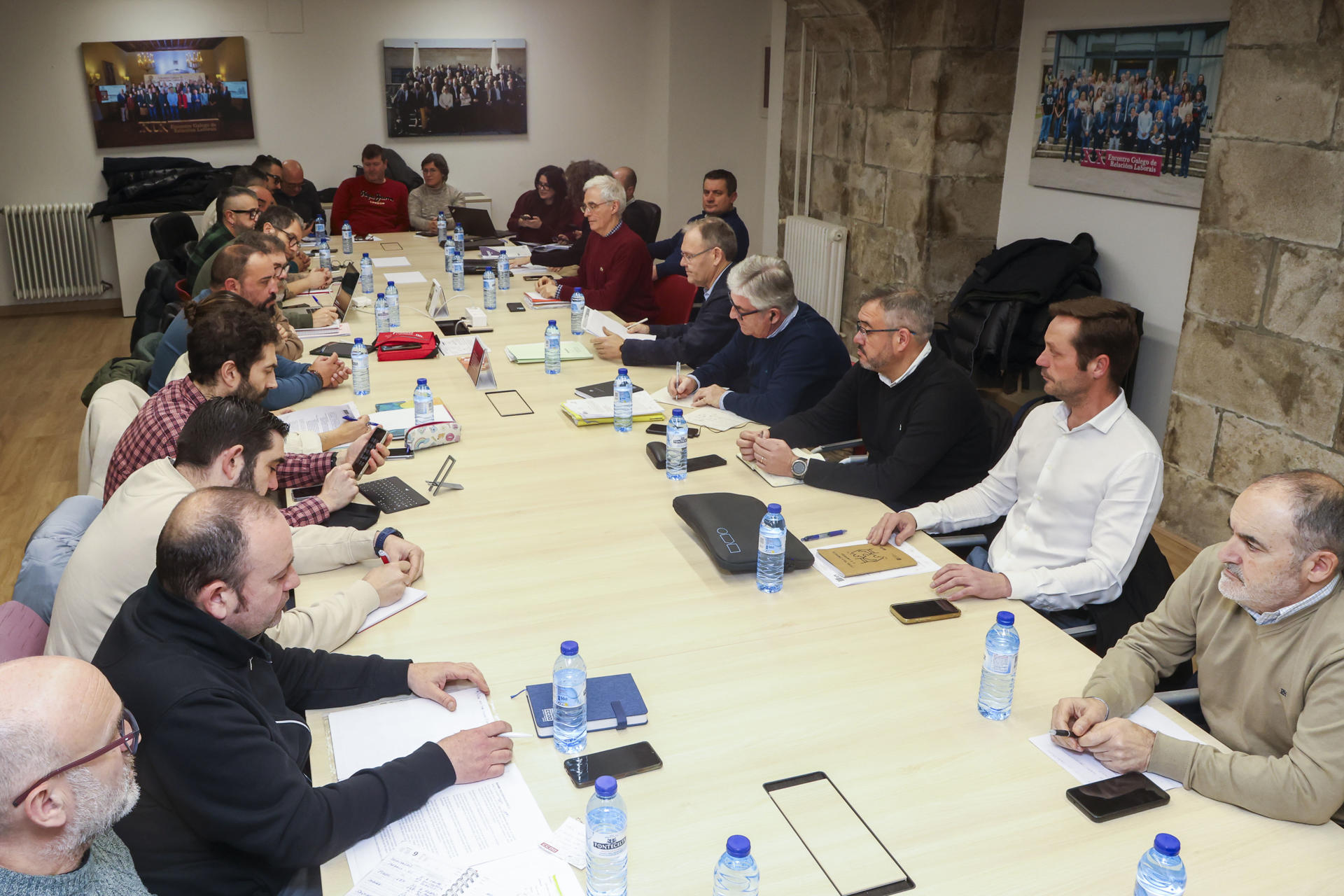 Reunión de patronal e sindicatos no Consello Galego de Relacións Laborais. EFE/ Xoán Rey