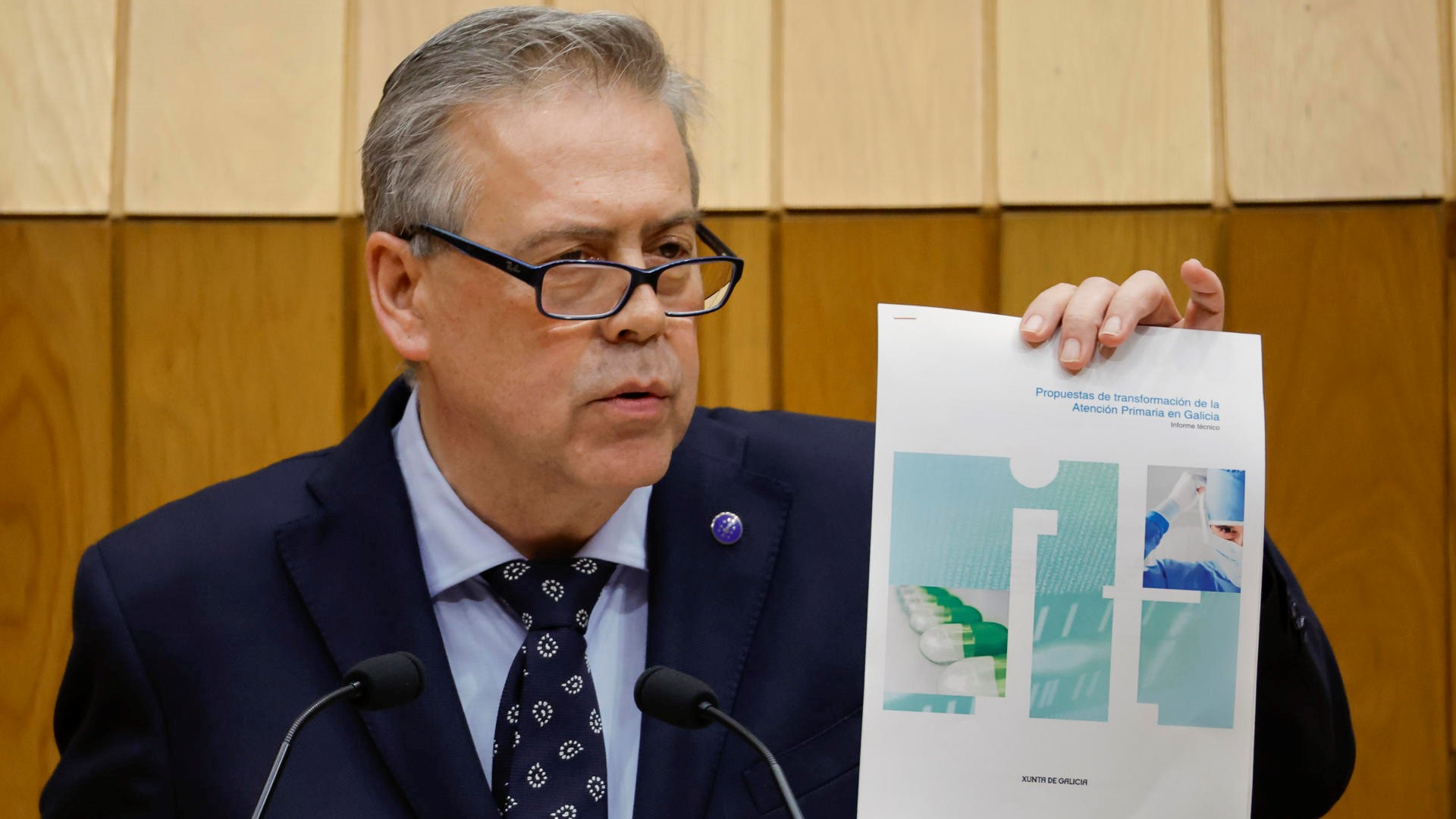 O conselleiro de Sanidade, Antonio Gómez Caamaño, este martes no Parlamento (EFE/Lavandeira jr)