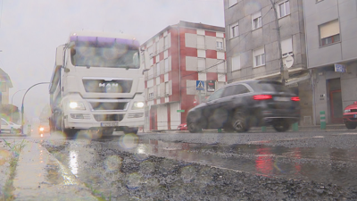 N-640 que conecta Galicia e Asturias, ao seu paso polo centro urbano da Estrada