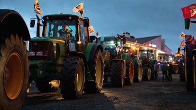 Tractores no alto de Guadarrama iniciando a marcha sobre Madrid (Europa Press/Rafael Bastante)