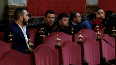 Jose Luis Ábalos e o empresario Víctor de Aldama, durante a audiencia preliminar no Tribunal Supremo este xoves (EFE/JJ Guillén POOL)