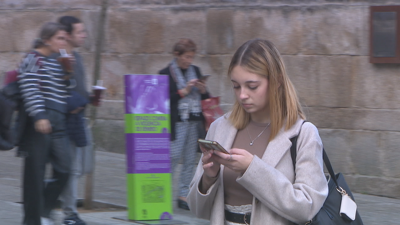 Mirar o móbil compulsivamente para comprobar notificaciones ou ver a hora non é un trastorno obsesivo dende o punto de vista clínico