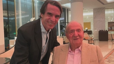 Aznar e o rei Juan Carlos en Abu Dabi. Imaxe publicaca pola expresidente do Goberno na súa conta de Instagram.