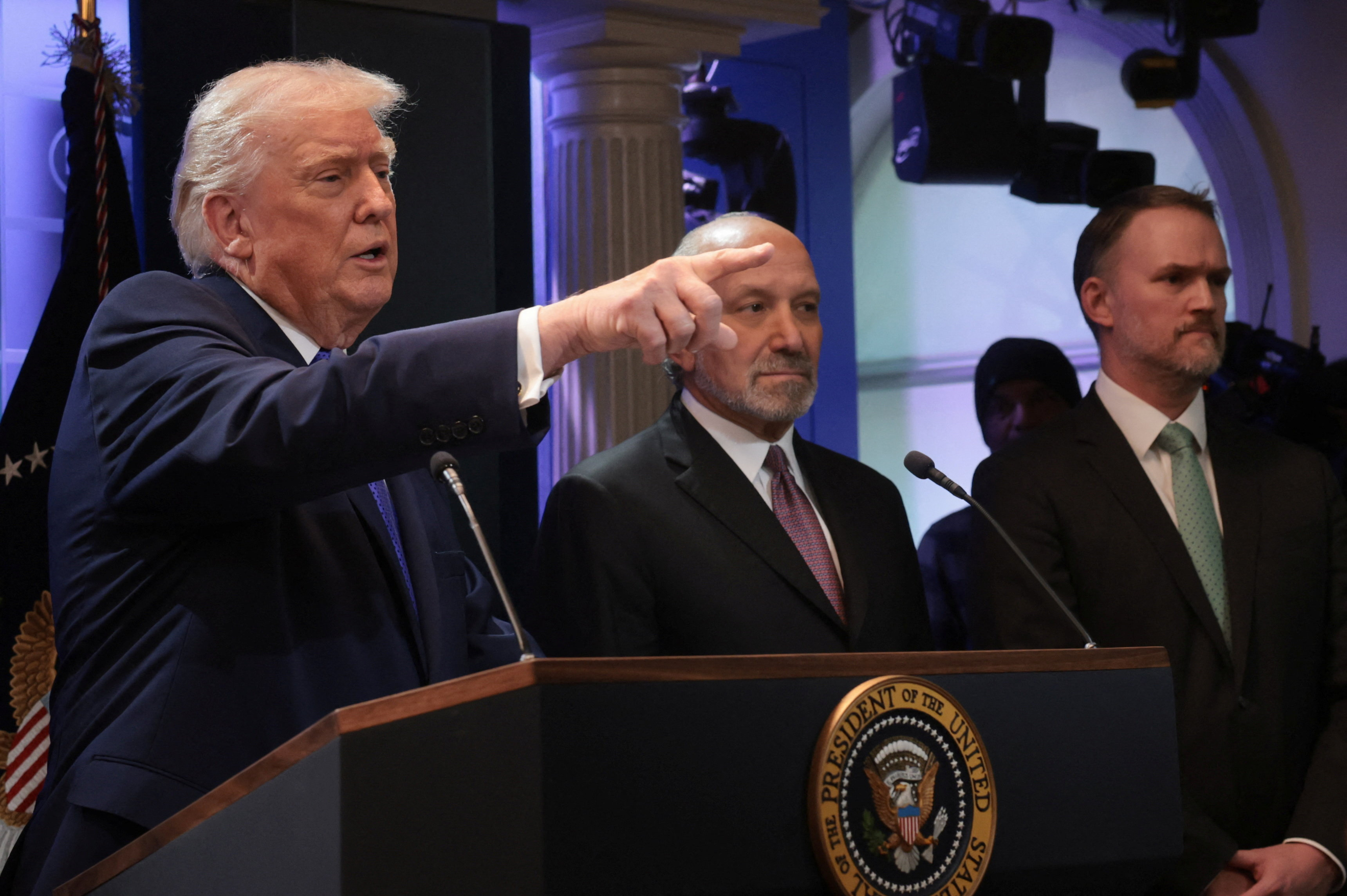 O presidente dos EUA comparece na Casa Branca ante a prensa tras coñecer a decisión xudicial. Reuters