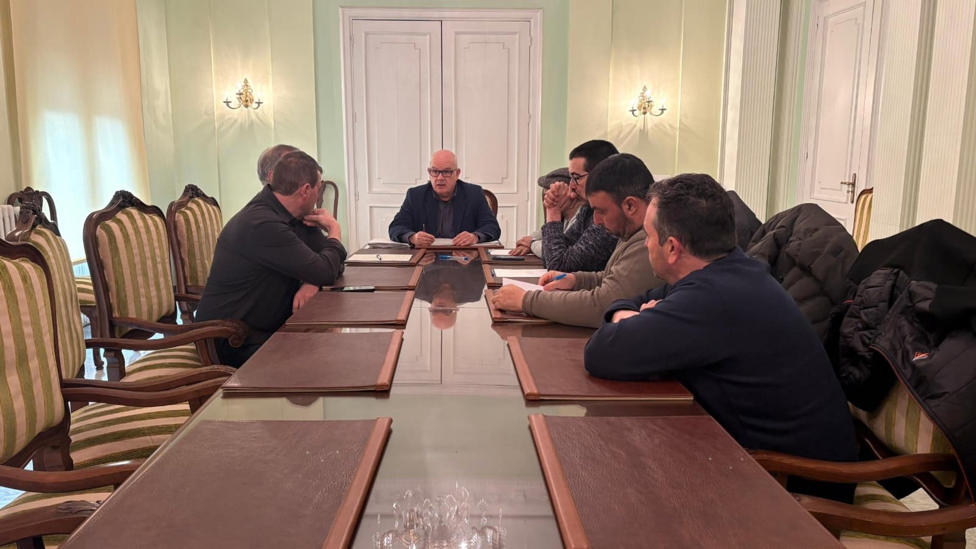 Reunión entre o subdelegado do Goberno en Ourense e os agricultores. Europa Press