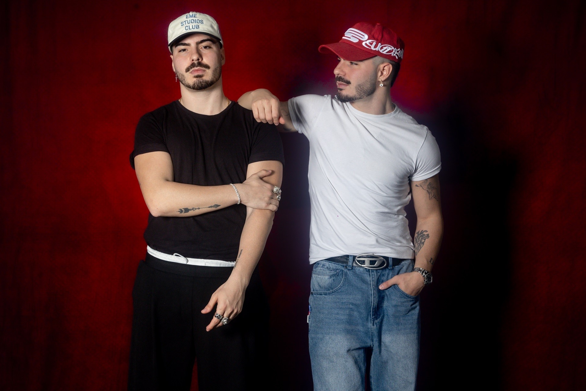 O dúo Gemeliers nunha sesión de fotos. Foto: Europa Press/Ricardo Rubio