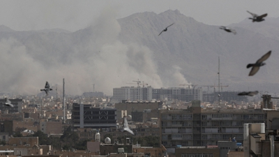 Ataque en Teherán. Majid Asgaripour/WANA vía REUTERS. Directo: Fronteira Irán-Iraq