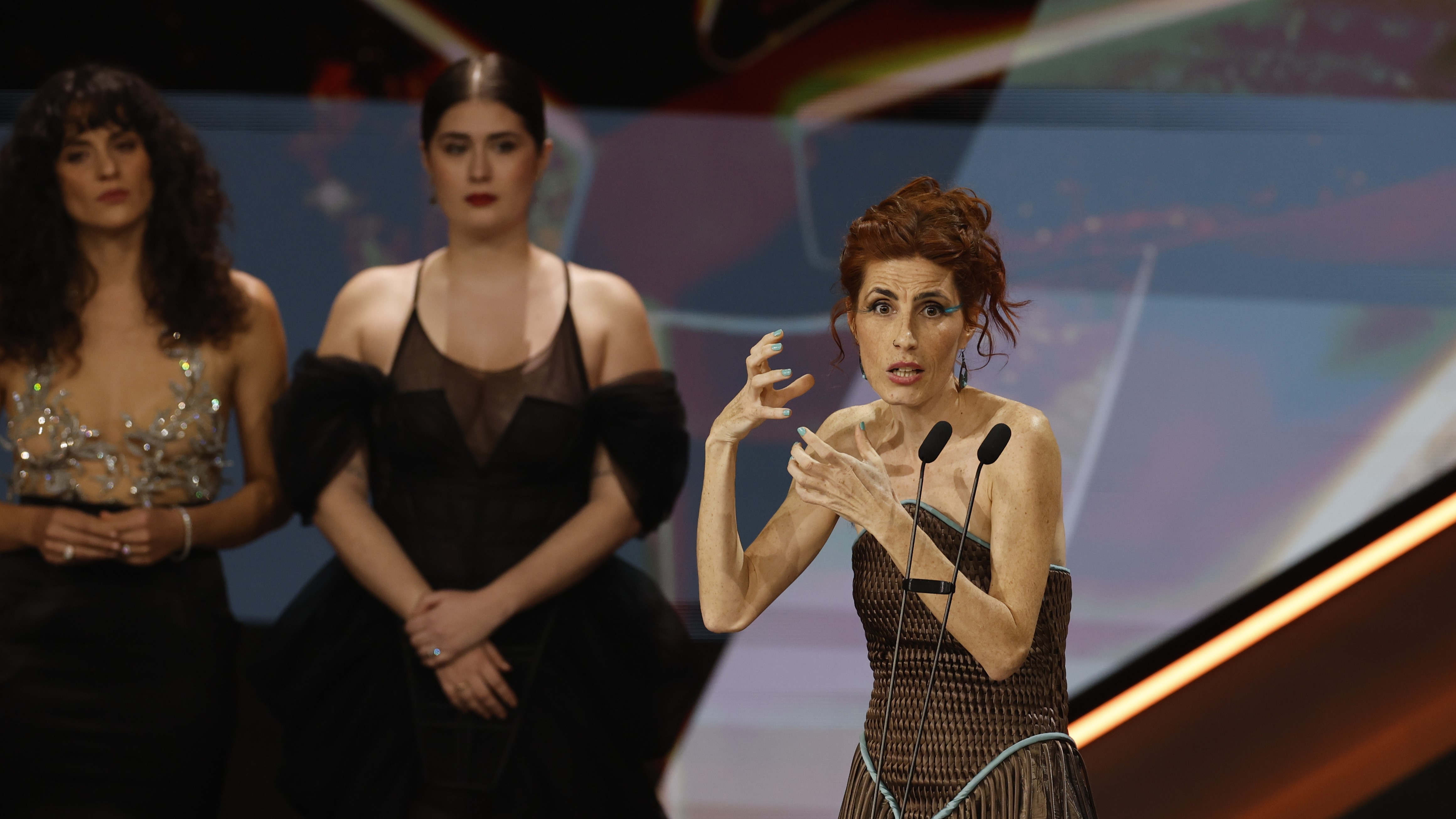 Miriam Garlo tras recibir o premio. EFE/Alberto Estévez.