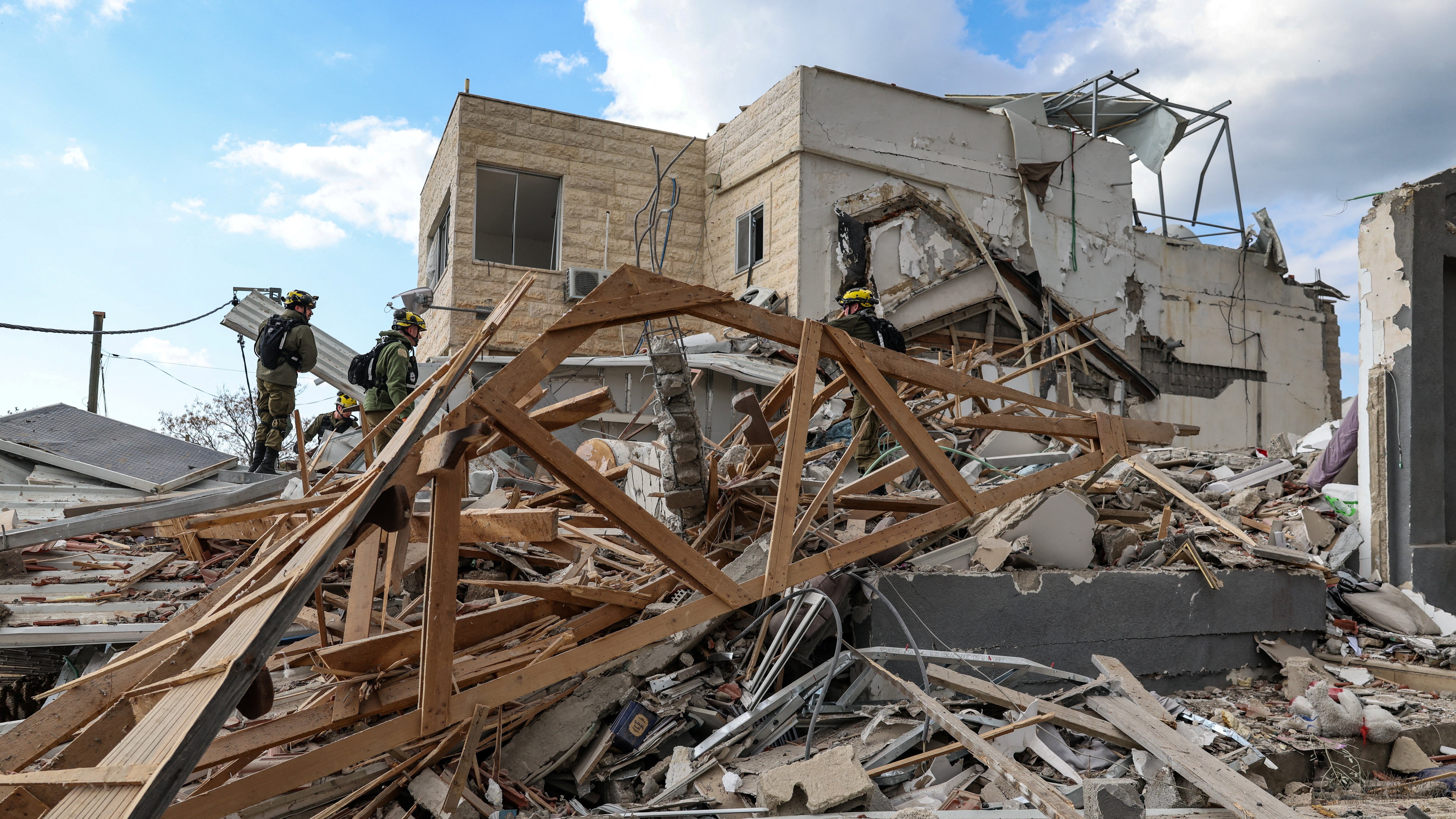Ataque iraniano en Beit Shemesh. REUTERS/Ammar Awad