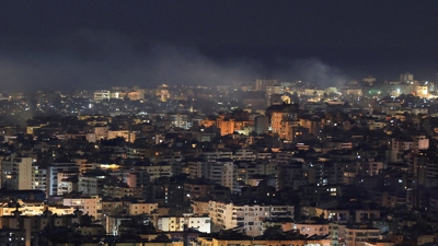En imaxe fume en Beirut tras os bombardeos israelís / En directo sinal de Reuters en Xerusalén
