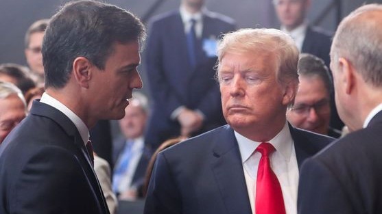 Trump e Sánchez, nunha imaxe de arquivo dun cumio da OTAN (Efe-Arquivo)