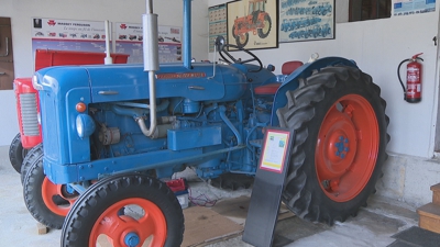 Exemplar de Fordson Super Major, dos anos 60, exposto no museo