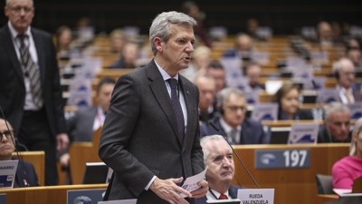 Alfonso Rueda, na sesión plenaria do Comité das Rexións en Bruxelas (EFE/ Pablo Garrigós)