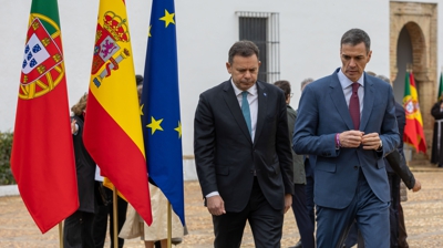 Pedro Sánchez e Luís Montenegro en Palos da Fronteira (EFE/Alberto Díaz)