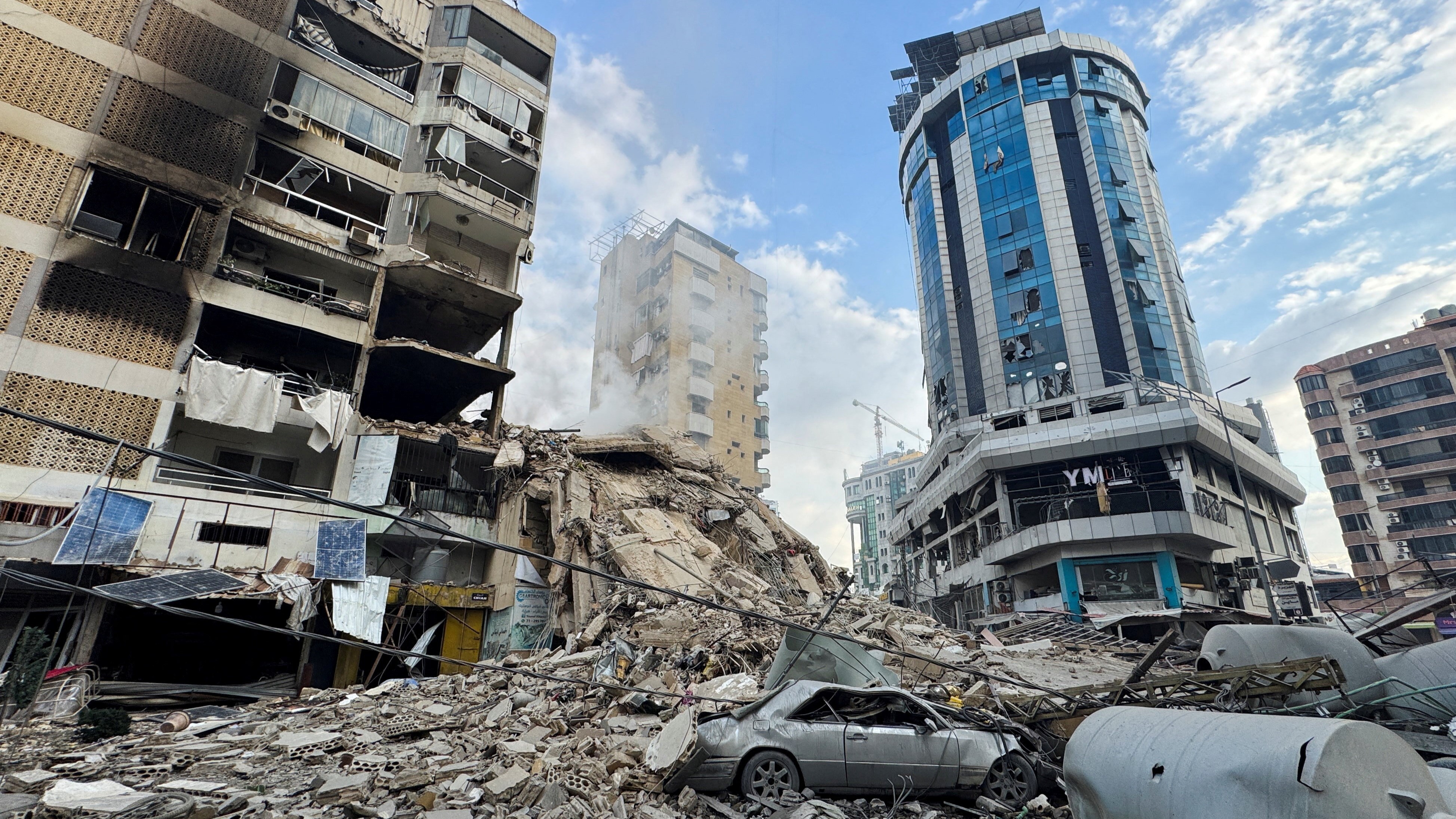 Suburbio de Beirut afectado polas bombas. REUTERS/Foto tomada cun móbil