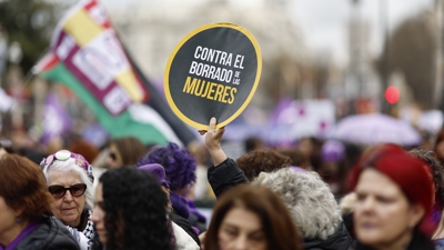 Manifestación organizada polo Movemento Feminista de Madrid polo 8M.  EFE/Rodrigo Jiménez