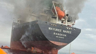 Navío atacado no estreito de Ormuz (Reuters)