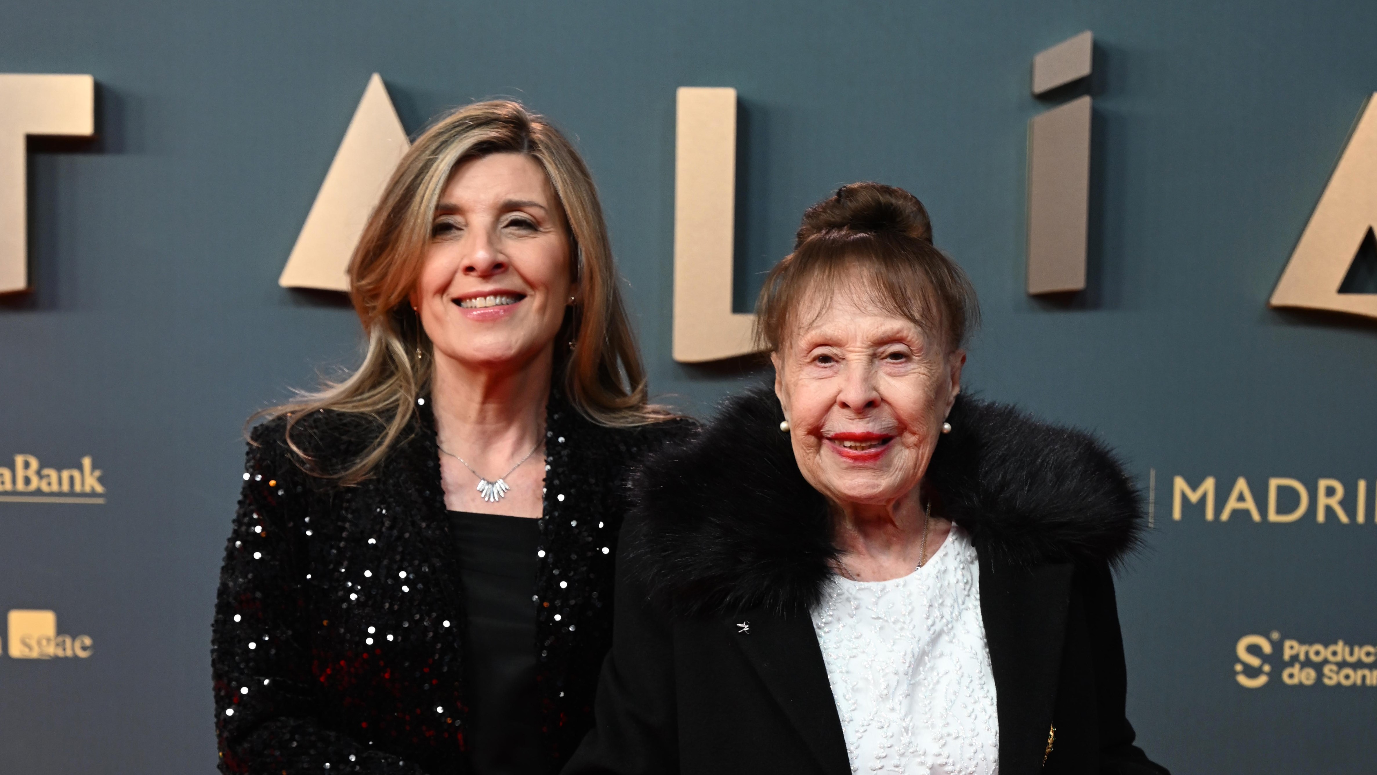 Nos Premios Talía coa súa filla Natalia. EUROPA PRESS/José Oliva