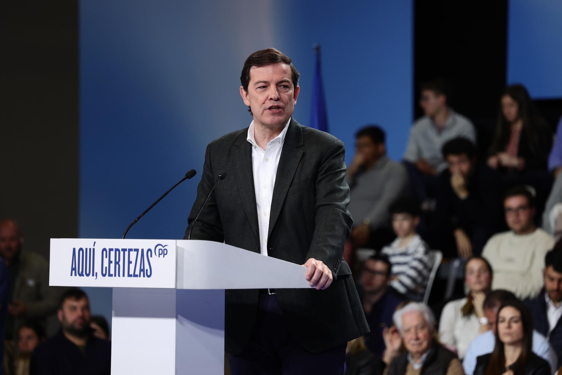 Alfonso Fernández Mañueco, candidato do PP, nun mitin durante a campaña electoral. EFE/R.García