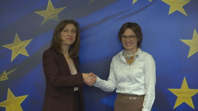 A conselleira Ángeles Vázquez e a comisaria Jessika Roswall