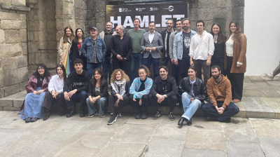 Elenco de 'Hamlet' na presentación da obra en Santiago de Compostela (Julio Pérez)