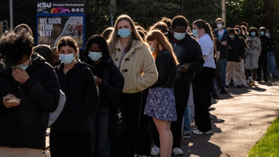 Ringleiras en Kent para vacinarse (Reuters/Chris J. Ratcliffe)