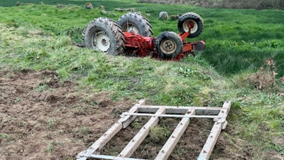 A vítima quedou atrapada debaixo do seu tractor (TVG)